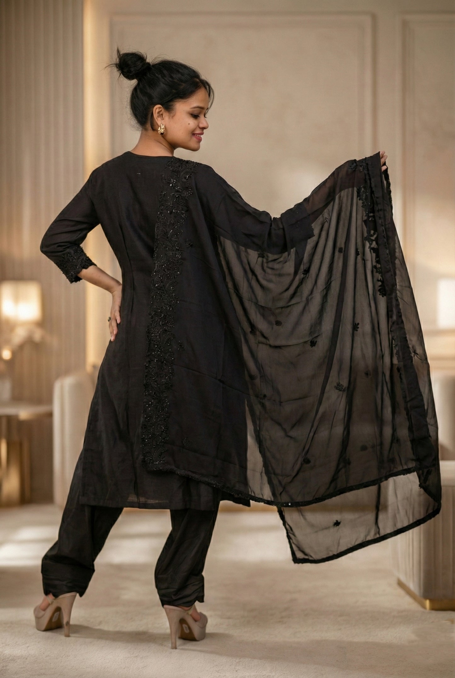 Embroidered Pakistani Suit Set with Dupatta