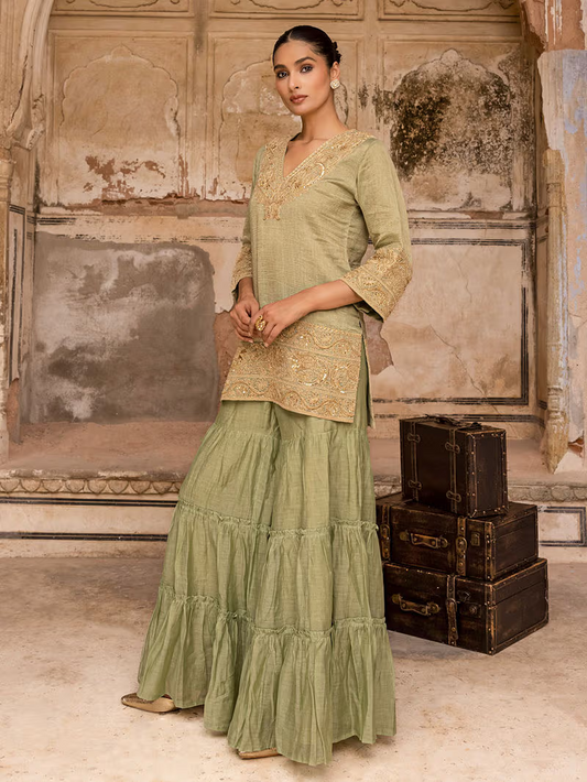 Want Handcrafted Ethnic Wear Sharara Sets for Wedding? Explore The GulPosh Fashions!