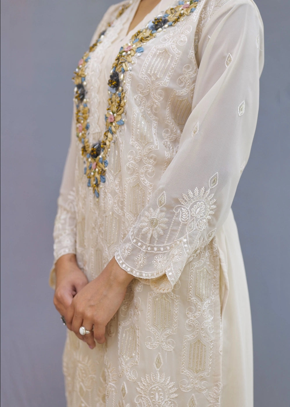 Intricately embroidered straight shirt