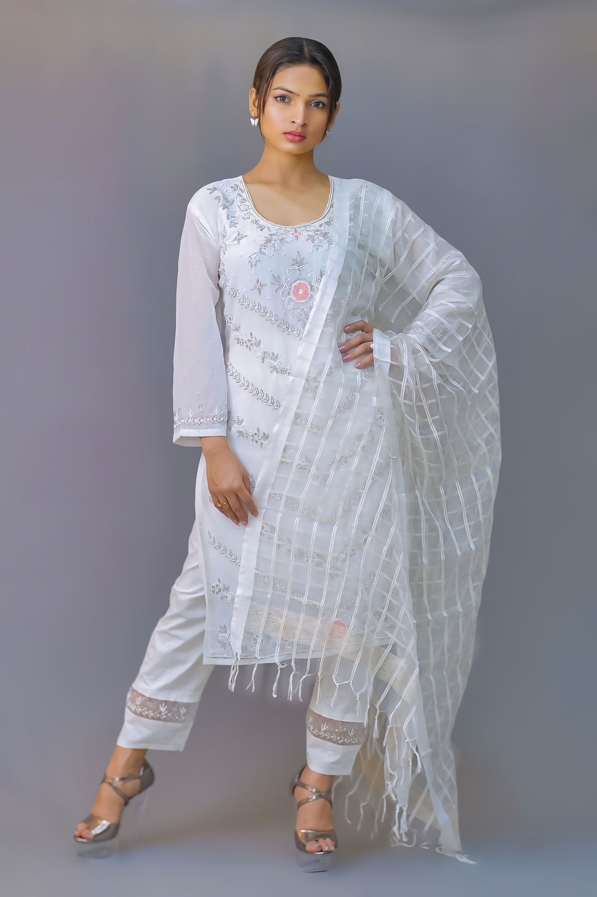 Royal Zari Embroidered Pakistani Suit