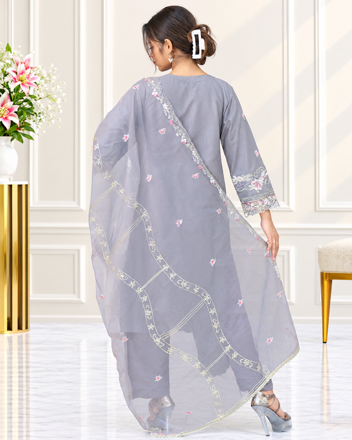 Zahra-E-Noor - Grey Embroidered Pakistani Suit Set