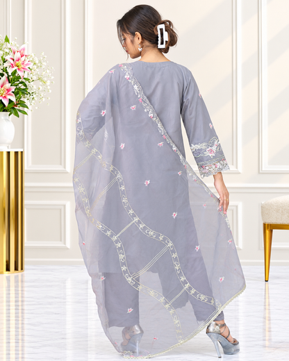 Zahra-E-Noor - Grey Embroidered Pakistani Suit Set