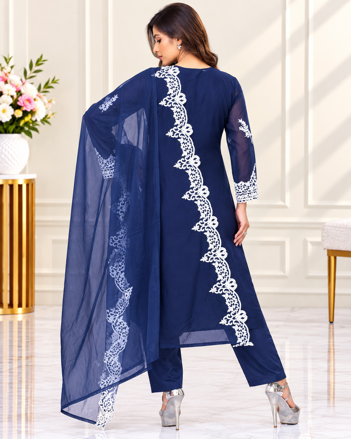 Zahra-E-Noor : Elegant Pakistani Lace-Bordered Suit