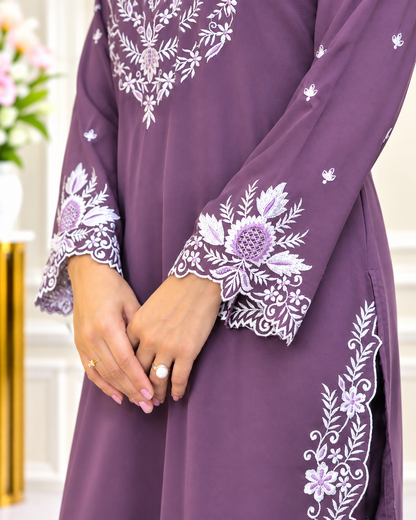 Zahra-E-Noor : Threadwork Embroidered 3-Piece Suit
