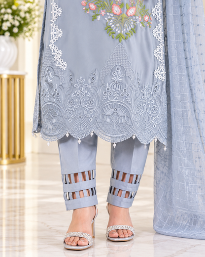 Zahra - e -Noor : Embroidered with Detailing Lace Pakistani Suit