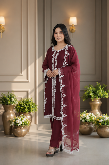 Elegant Pakistani Lace-Bordered Suit