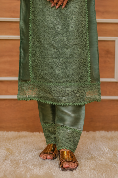 Zahra-E-Noor - Sage Green Floral Lace Pakistani Suit