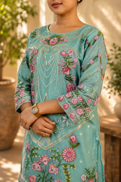 Zahra-E-Noor - Artwork Embroidered Pakistani Suit