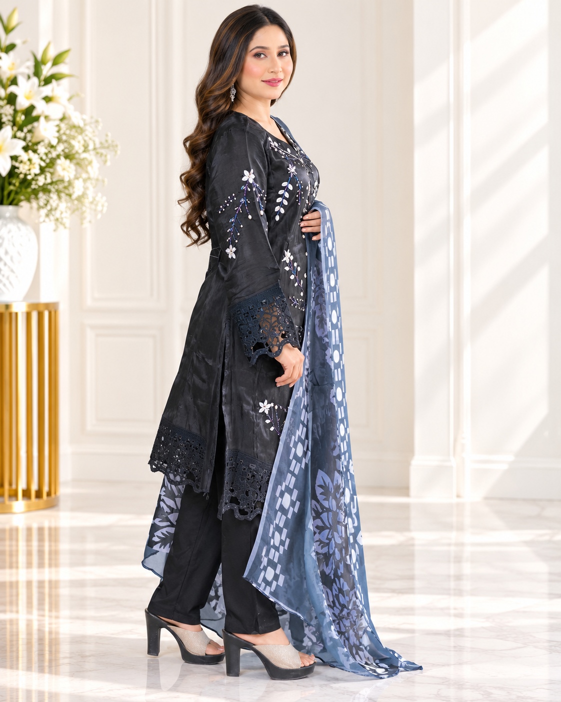 Zahra - e- Noor - Embroided Kurta with printed Dupatta