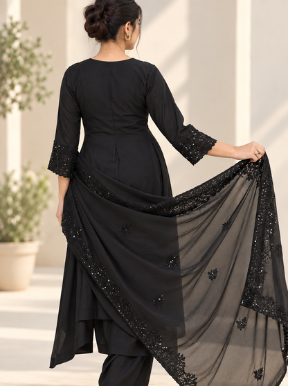 Zahra-E-Noor : Black Pearl Embroidered Suit Set with Dupatta