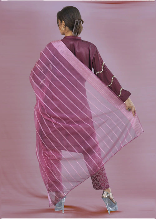 Embellished straight kurta