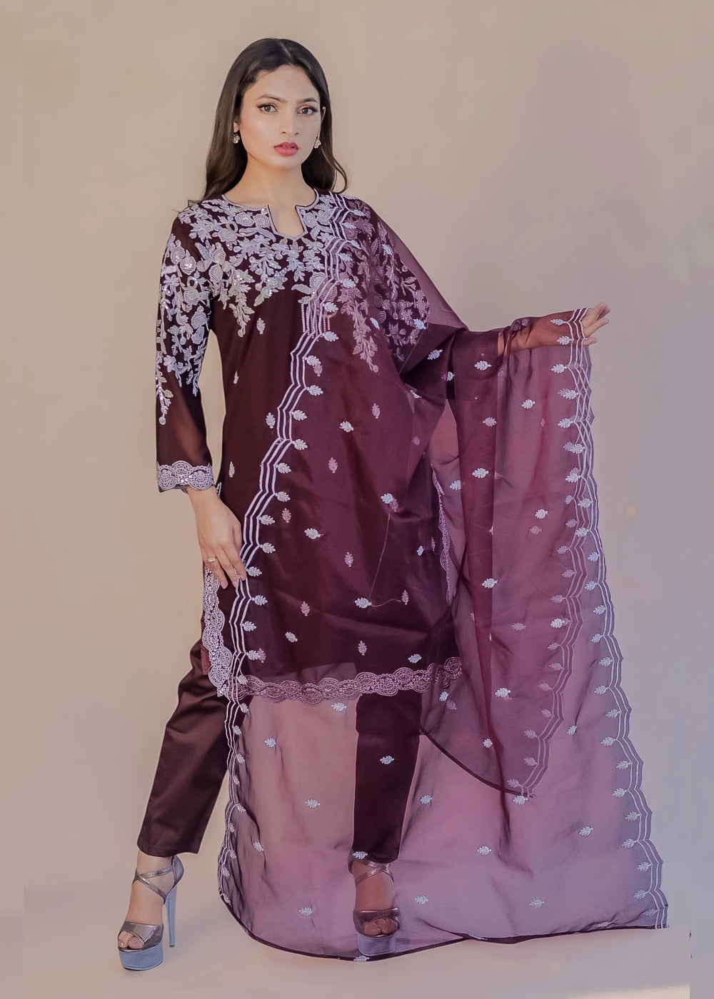 Embroidered straight kurta