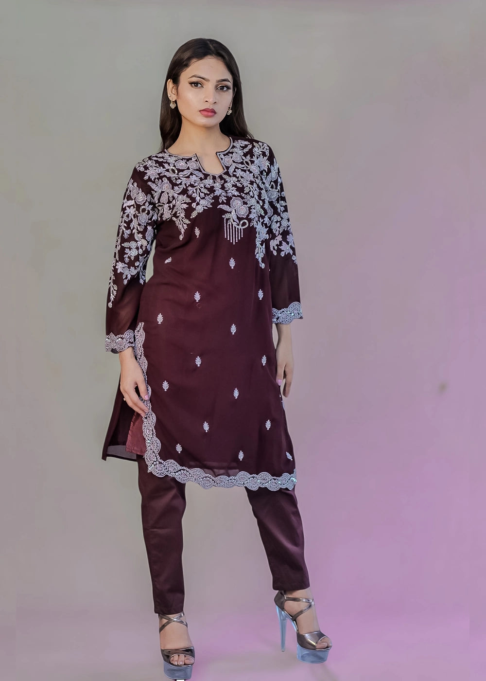 Embroidered straight kurta
