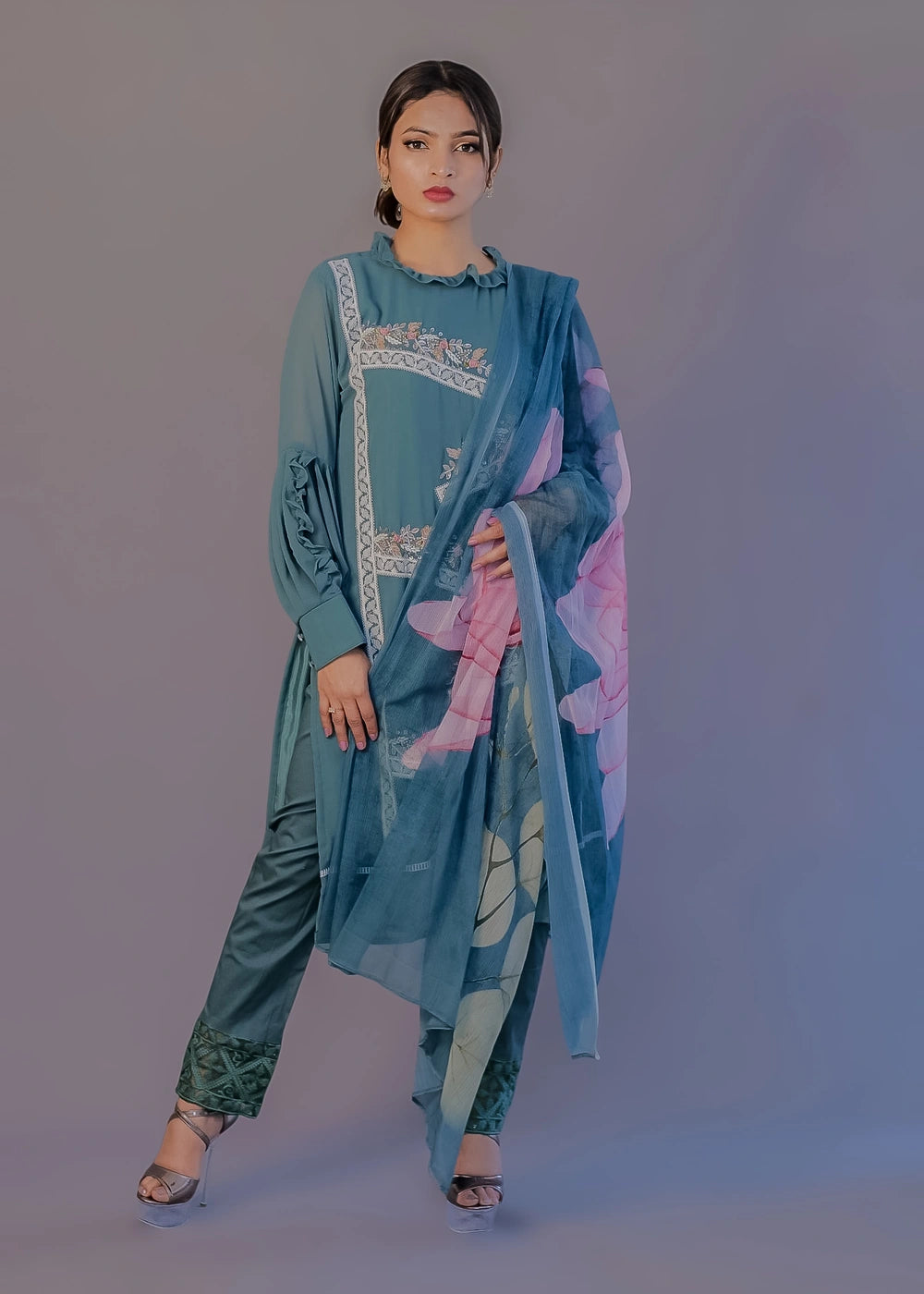 Embroidered straight kameez