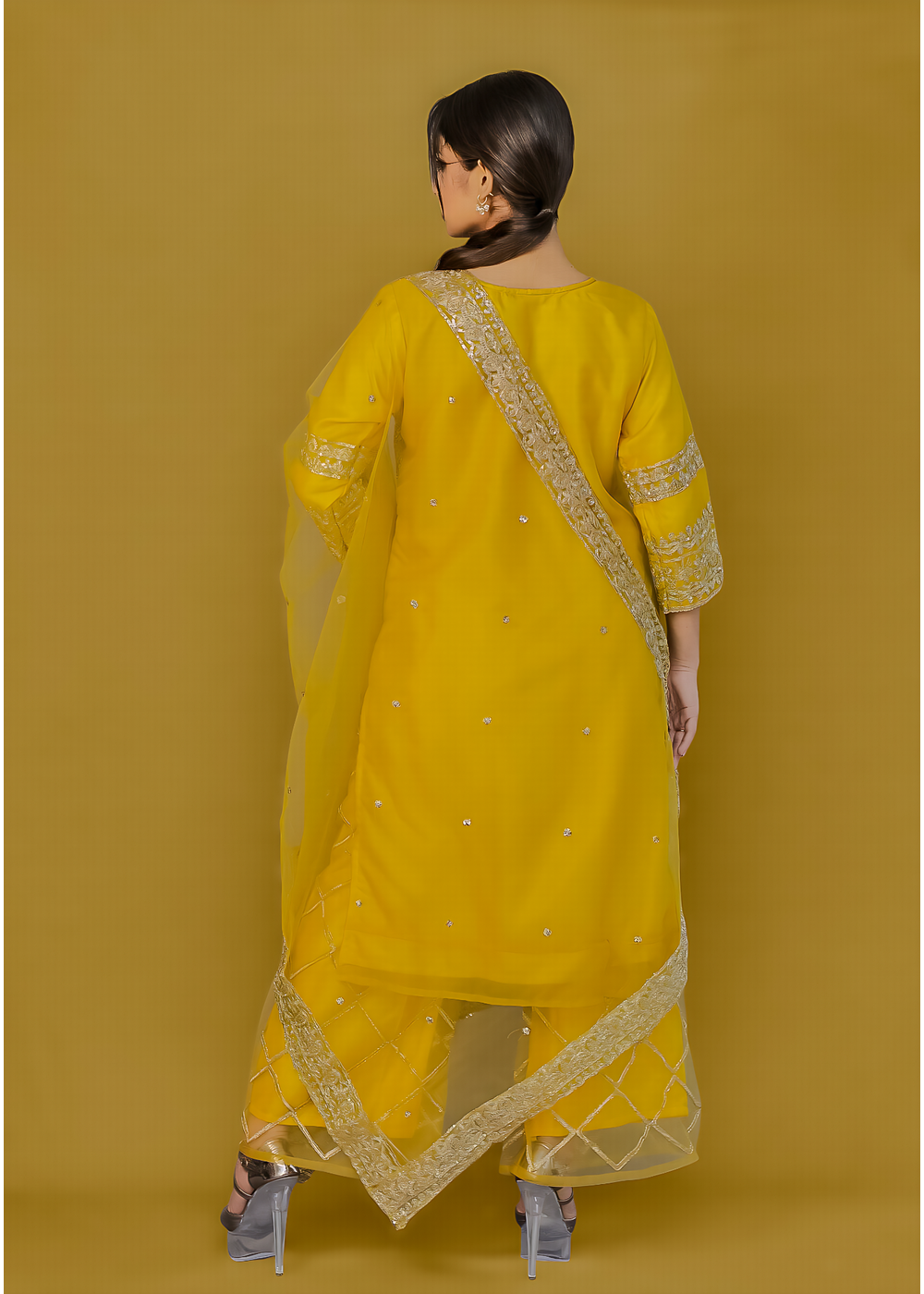 Straight embroidered kameez/kurta